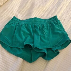Kelly Green Lululemon shorts